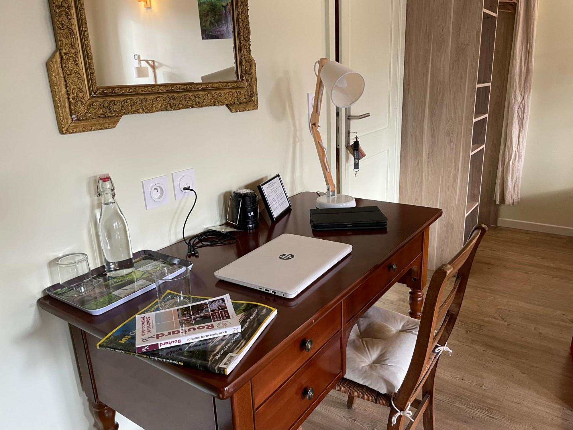 Guest house Domaine De Ludeye 5*
